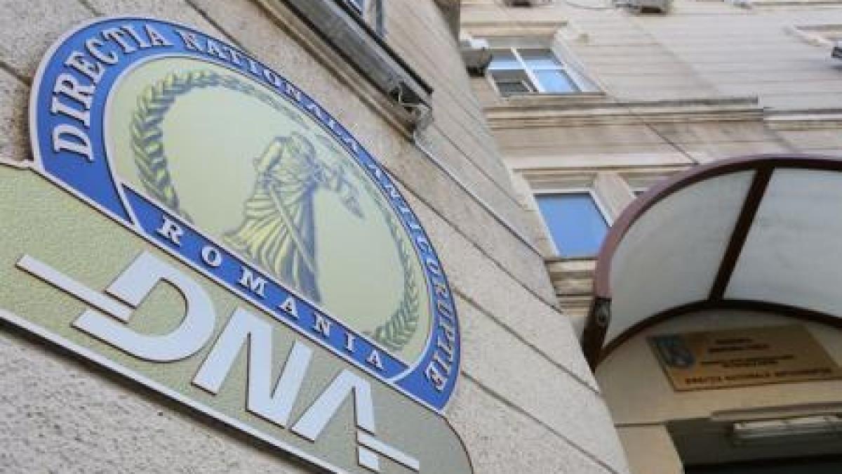 zeci de functionari trimisi in judecata de dna pentru fraudarea fondurilor europene