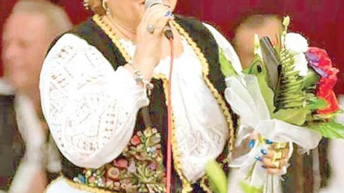 a slabit 30 de kilograme dar nimeni n a stiut cum nicoleta voica a facut trei operatii ca sa arate