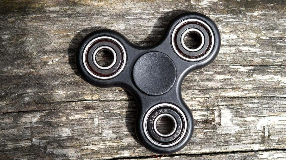 semnal de alarma cu privire la jucaria momentului cat de periculos este un fidget spinner
