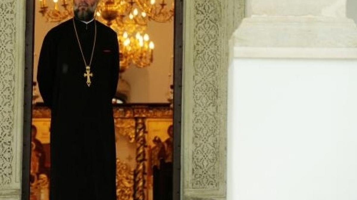 trei preoti au fost retinuti de procurorii dna sub acuzatia de santaj