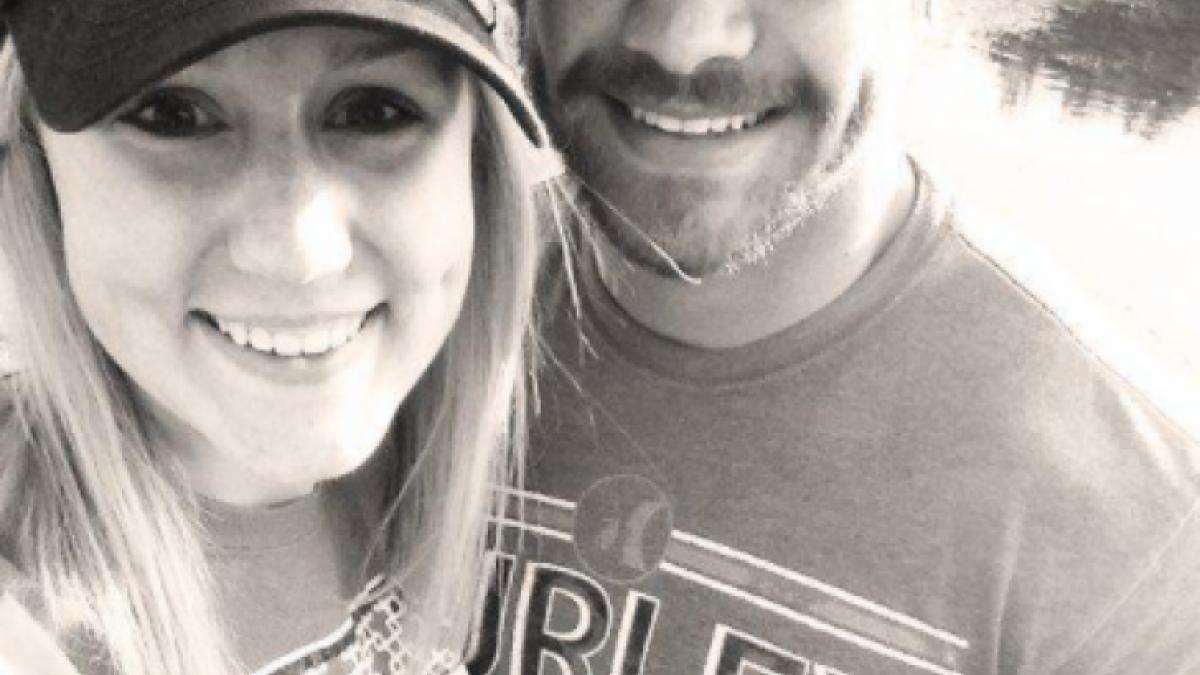 logodnicul ei a murit inainte de nunta insa femeia a vrut neaparat sa apara alaturi de ea imbracata