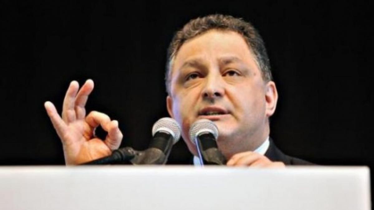 vanghelie ponta sta pe telefon cu oprea rus dincu si maior si incearca sa pacaleasca lumea