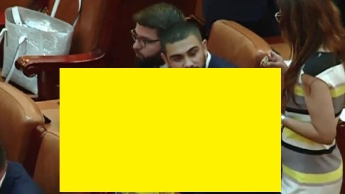 momente amuzante in parlament ce faceau cativa parlamentari in asteptarea motiunii