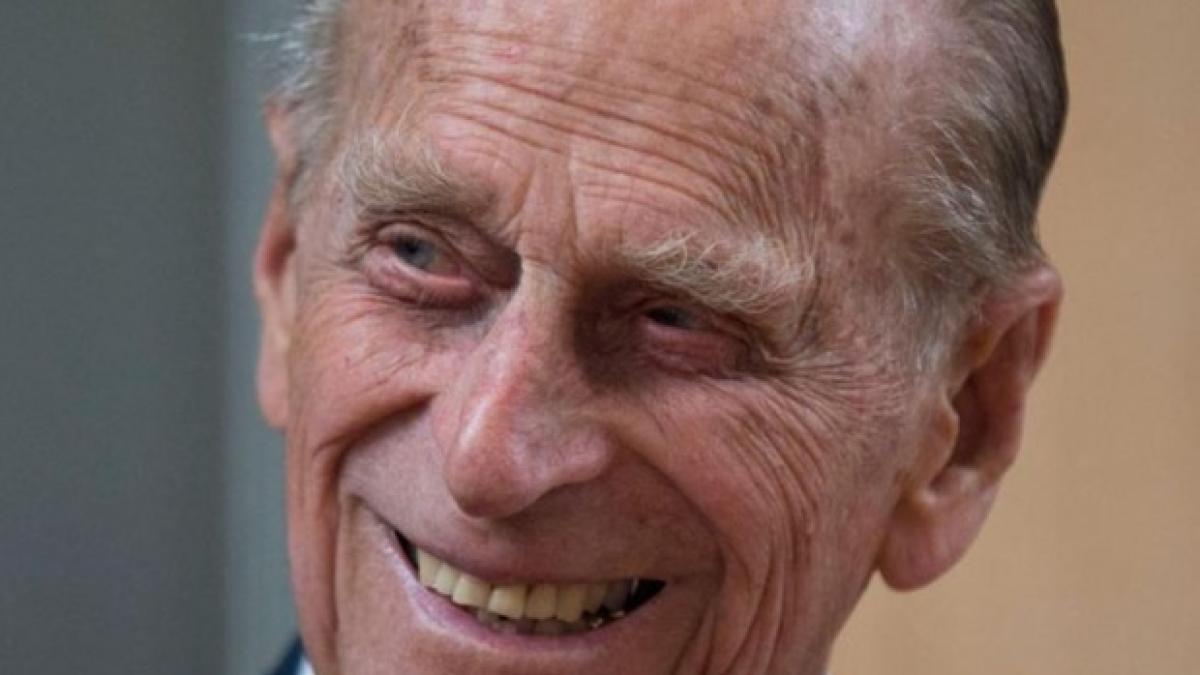 veste trista pentru regina marii britanii ducele de edinburgh a fost internat la spital