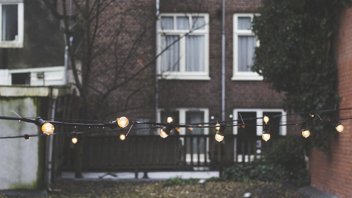 a inchiriat apartamentul unei tinere dar in noaptea urmatoare a inceput sa primeasca telefoane