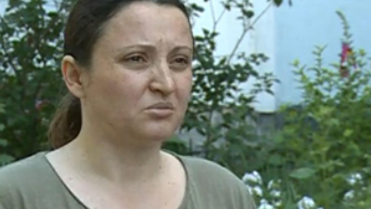 jurnalista batuta crunt in plina strada