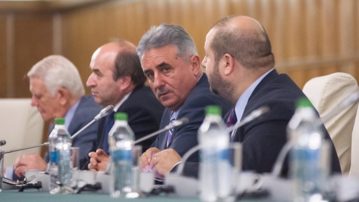 reactia ministrilor demisionari dupa ce guvernul le a transmis ca cererile de retragere sunt fara