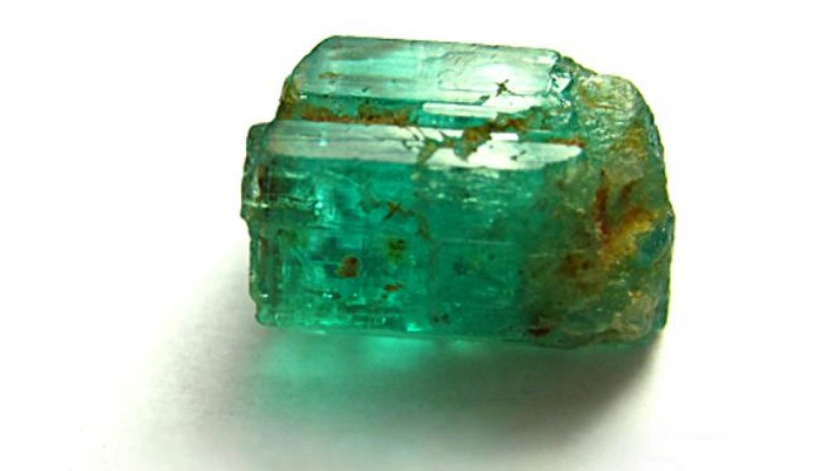 un miner a descoperit o roca din smarald care valoreaza 300 de milioane de dolari vezi cum traieste