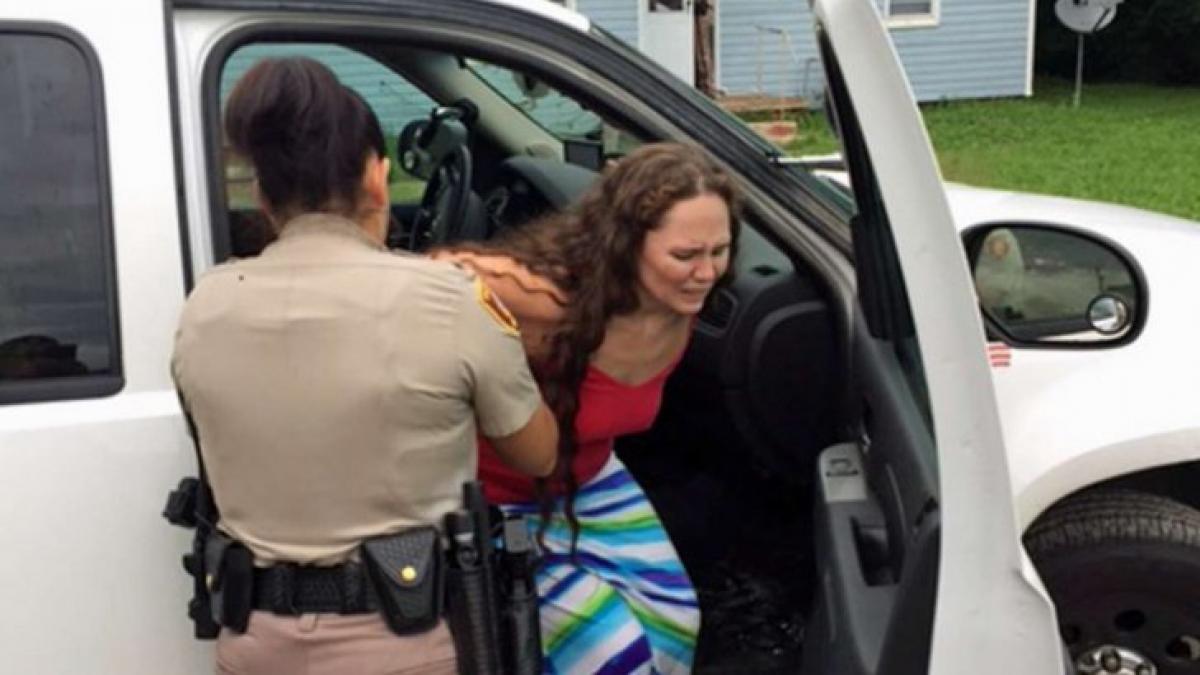 a luat telefonul fostei sotii a vazut ce aplicatie a instalat si a alertat imediat politia