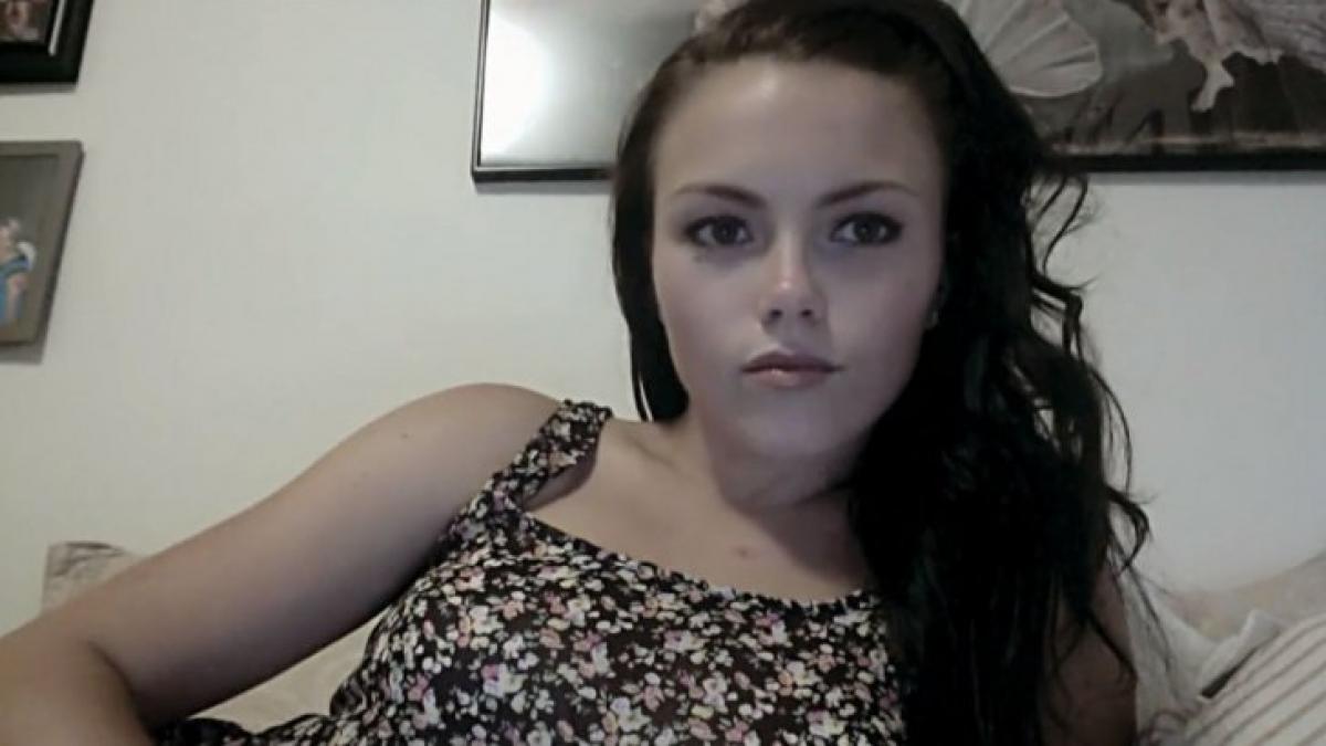 a uitat sa inchida webcam ul de la laptop au spionat o nud si cum intretinea relatii cu iubitul