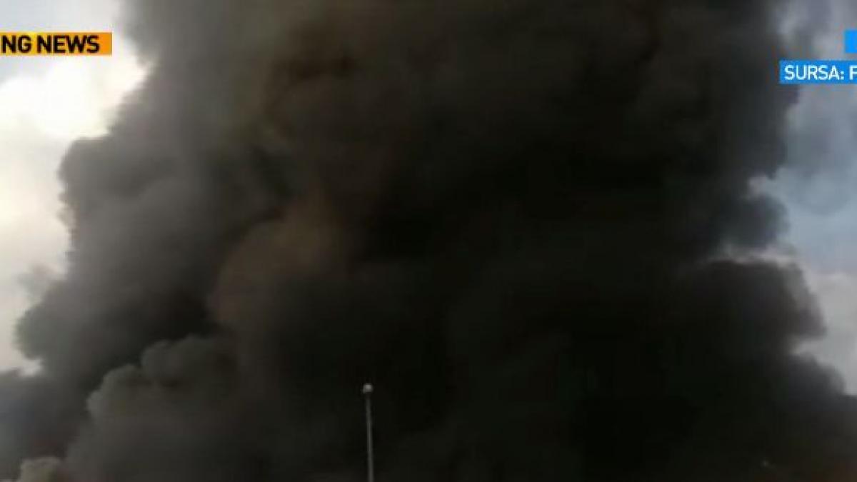 cat de periculos este norul gros care se ridica de la incendiul din balotesti