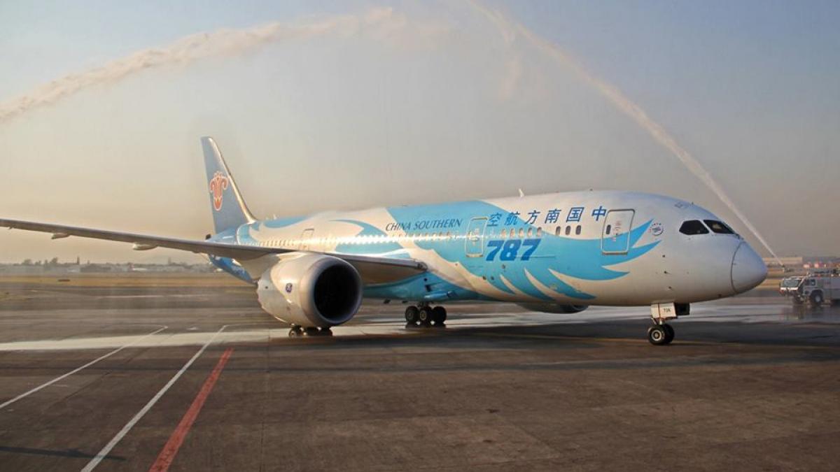 un avion a fost evacuat din cauza unei pasagere ce a reusit sa faca femeia este incredibil