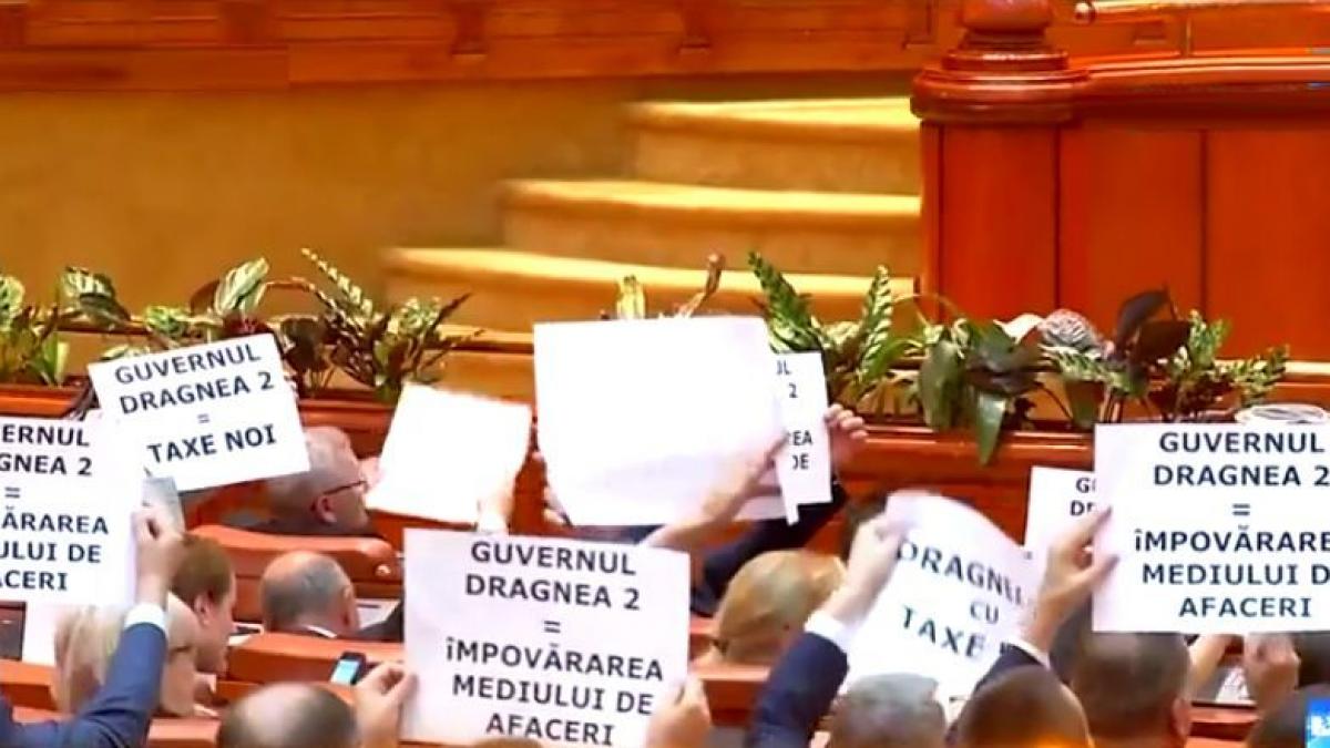 scandal in parlamentul romaniei la investirea guvernului tudose