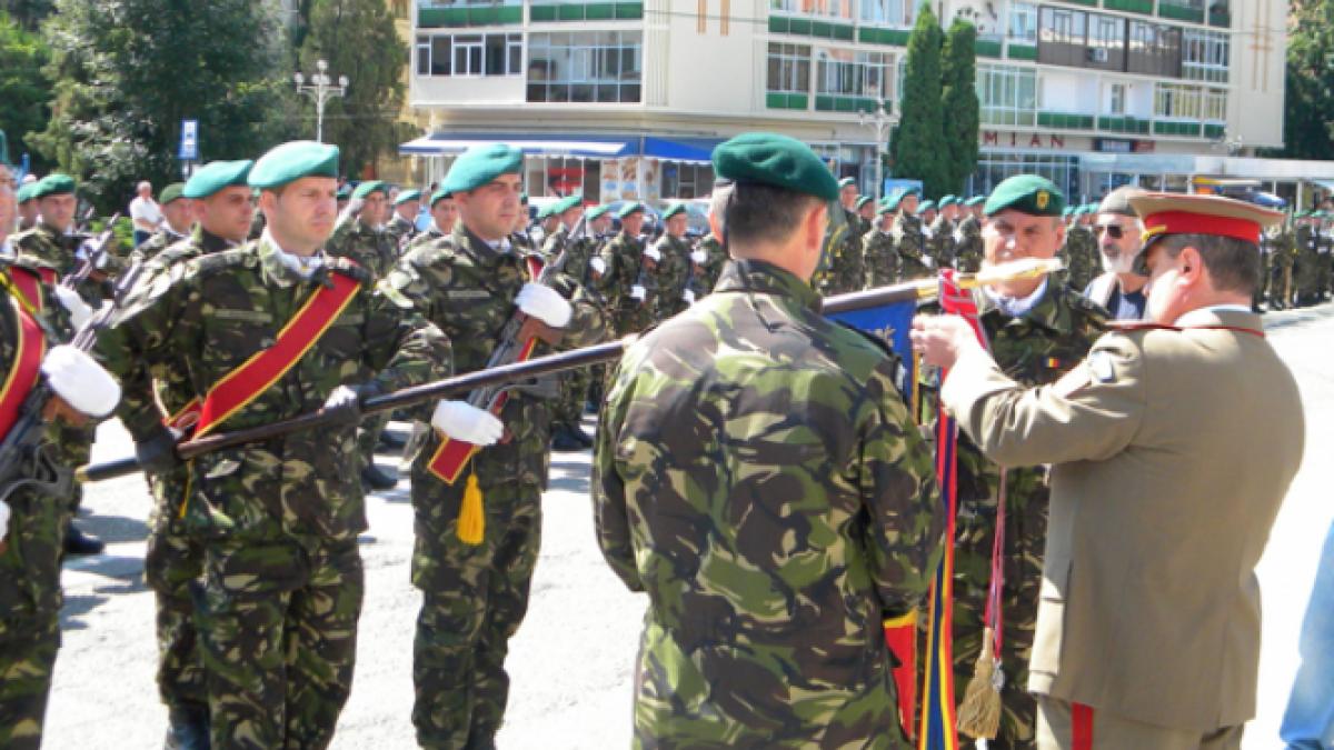 imagini cu militarii din batalionul 30 vanatori de munte