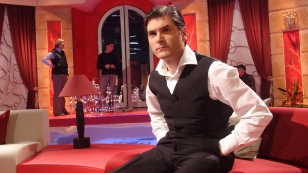 o femeie l a oprit pe mircea radu pe strada si l a intrebat de ce a plecat de la din dragoste