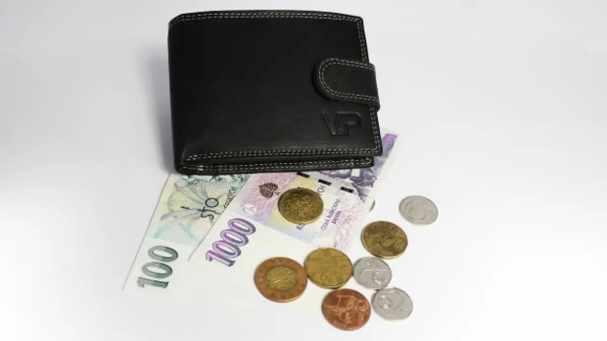 unei femei i a fost furat portofelul din masina reactia care a trimis o direct in instanta