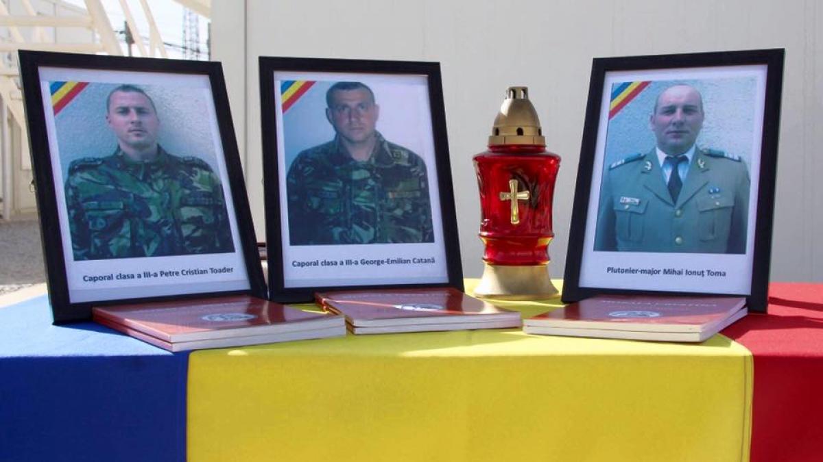 ofiter in rezerva in kosovo militarii straini isi faceau poze cu aro care avea ca frana bolovanul