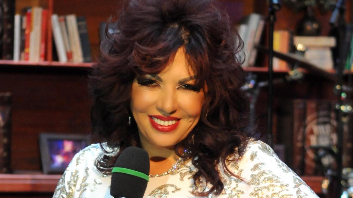 aparitie bomba cum arata carmen harra in costum de baie la 60 de ani