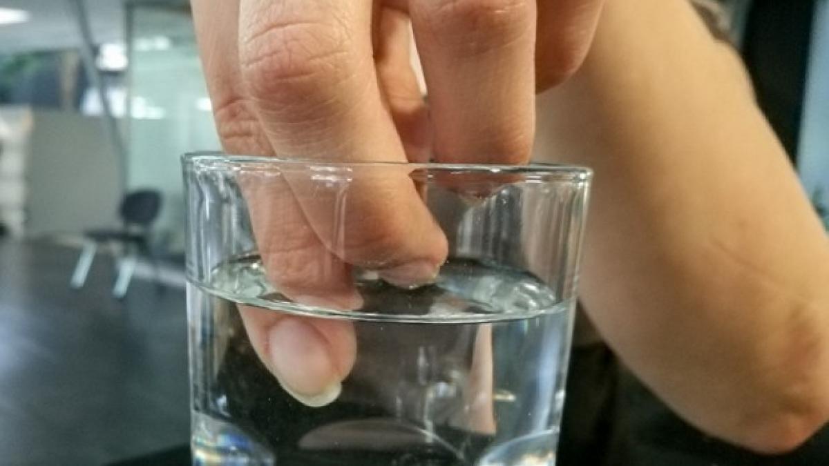 tine varfurile degetelor in apa rece timp de 30 de secunde ca sa afli cat de sanatos esti