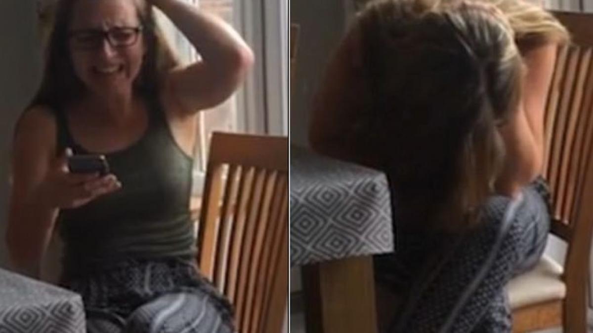 a vazut rezultatele examenului pe internet si s a luat cu mainile de cap tatal ei nu mai stia cum s