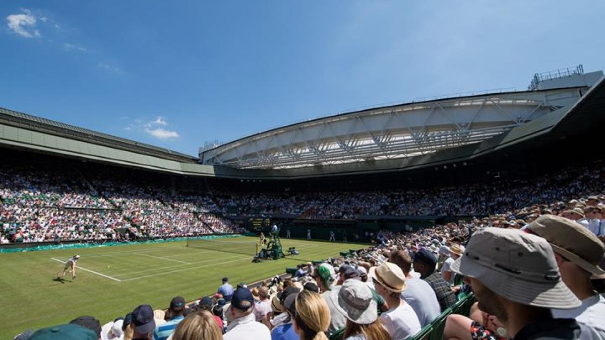 imagini socante la wimbledon s a prabusit pe teren sub privirile a zeci de spectatori