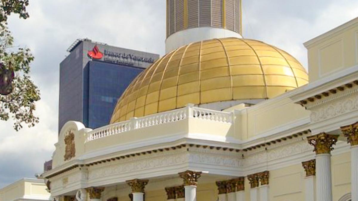 parlamentul din venezuela luat cu asalt mai multi deputati au fost raniti