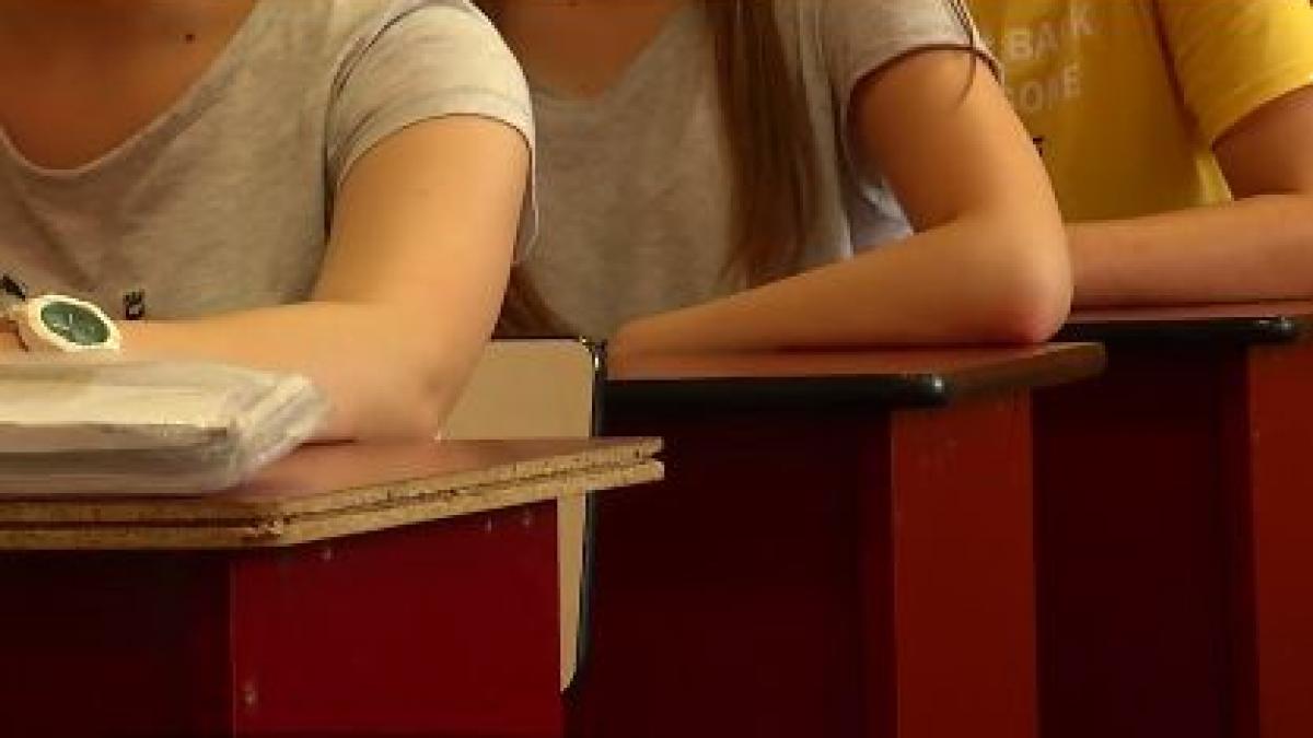 asa ceva nu s a mai intamplat la bacalaureat doi tineri au picat bac ul chiar daca inspectoratul