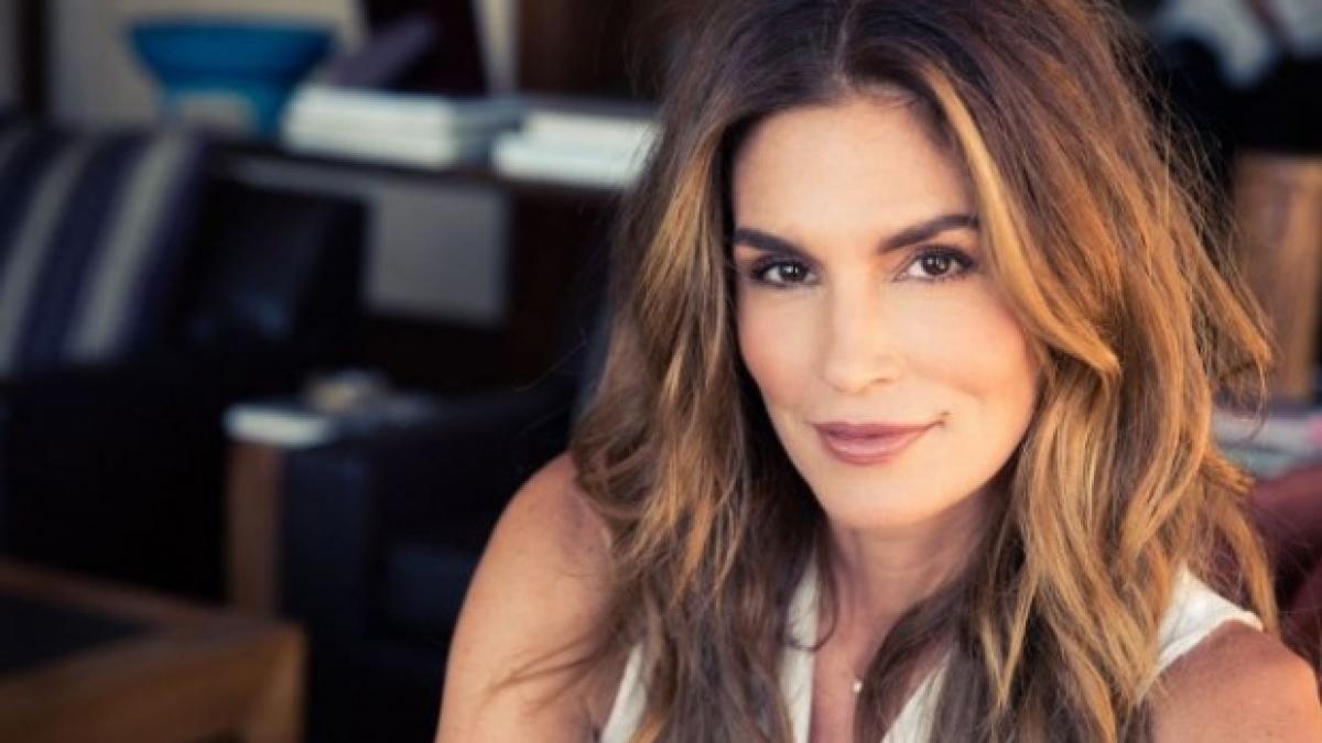 fiica lui cindy crawford s a pozat topless foto