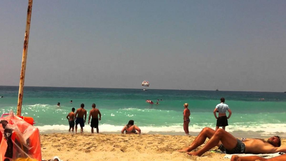 se afla in vacanta in antalya cu familia ei un barbat s a apropiat de ea si i a adresat o intrebare