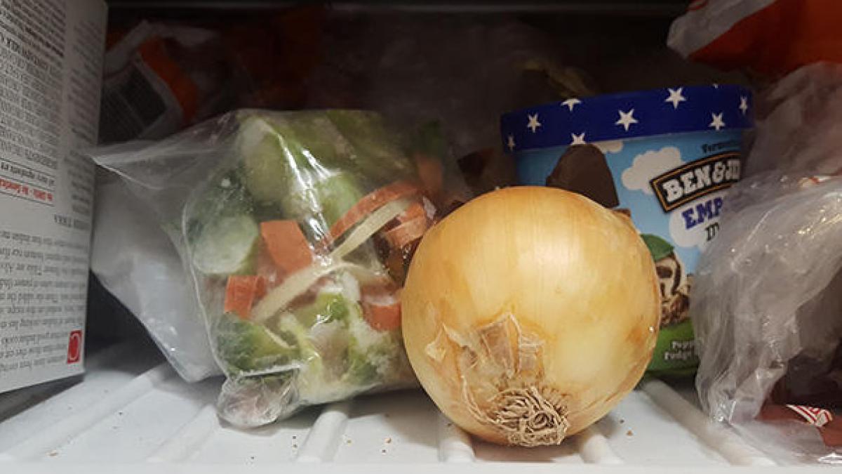 de ce este bine sa pui ceapa in congelator vei folosi mereu acest truc