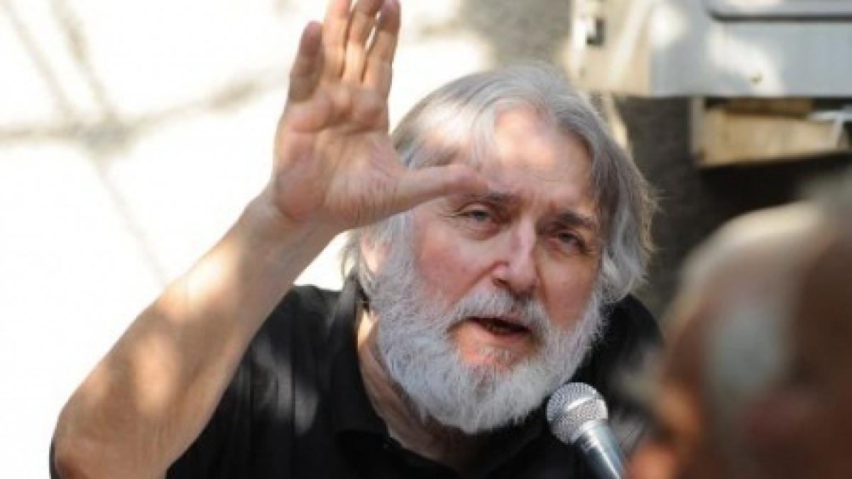 mostenitorii lui adrian paunescu au impartit o parte din averea poetului ce a primit fiica secreta