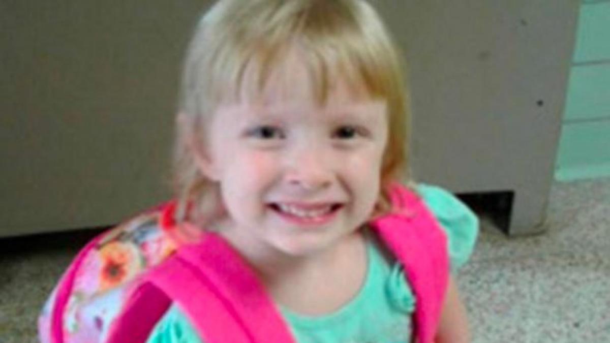 o infasurau cu paturi si o legau cu banda adeziva inainte de a o baga in pat ce s a intamplat a