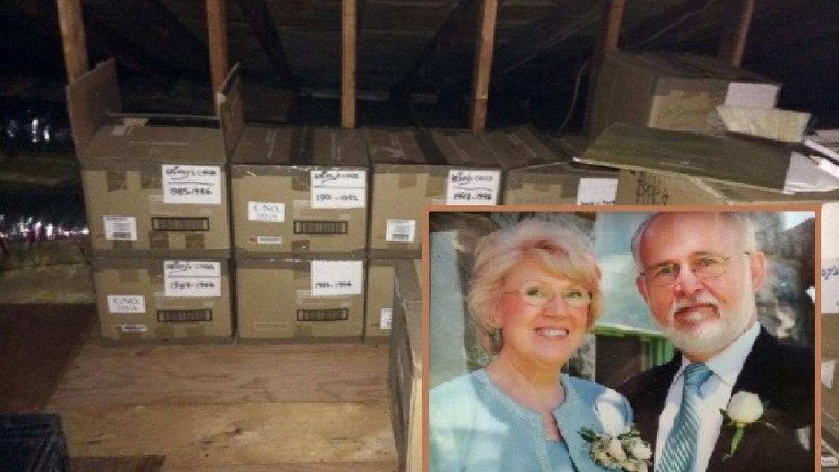 a ascuns in pod timp de 40 de ani aceste cutii cand in sfarsit sotul ei a aflat de ele si le a
