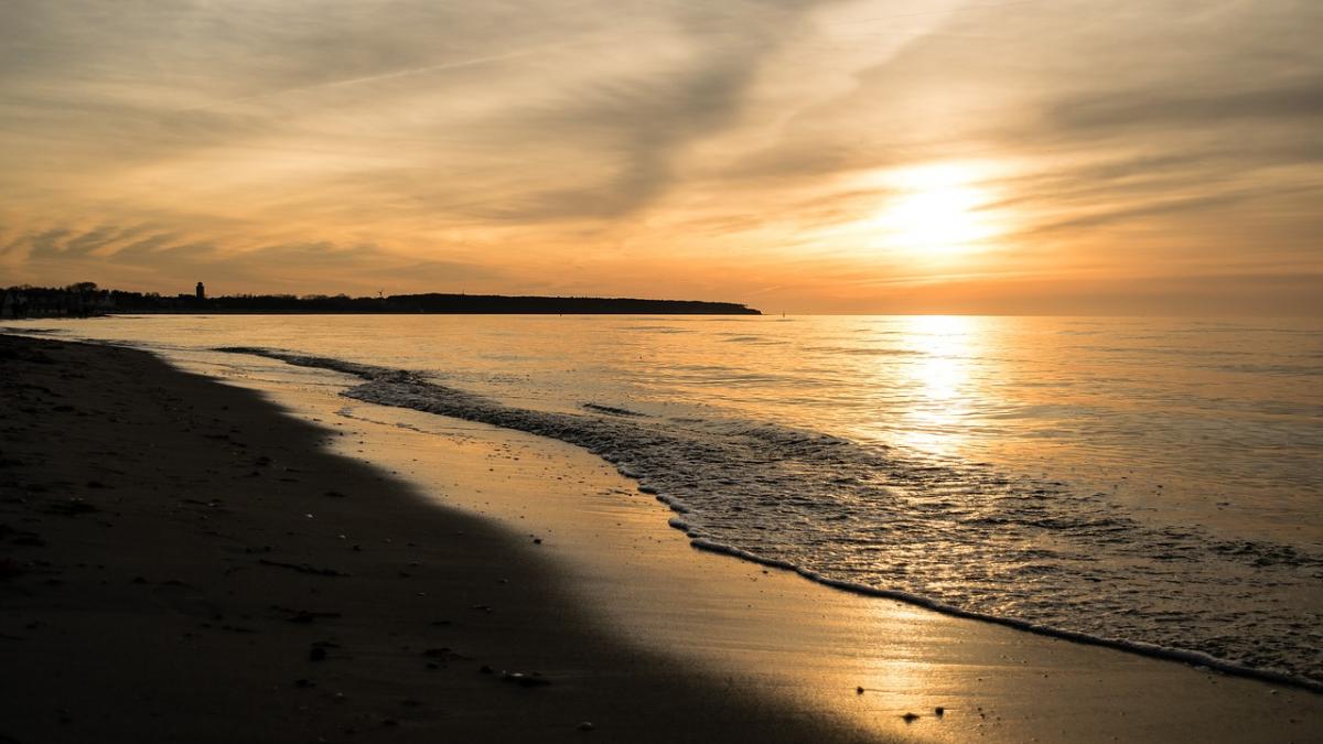 nu se asteptau la asa ceva descoperirea facuta de politisti pe o plaja din italia dupa o furtuna