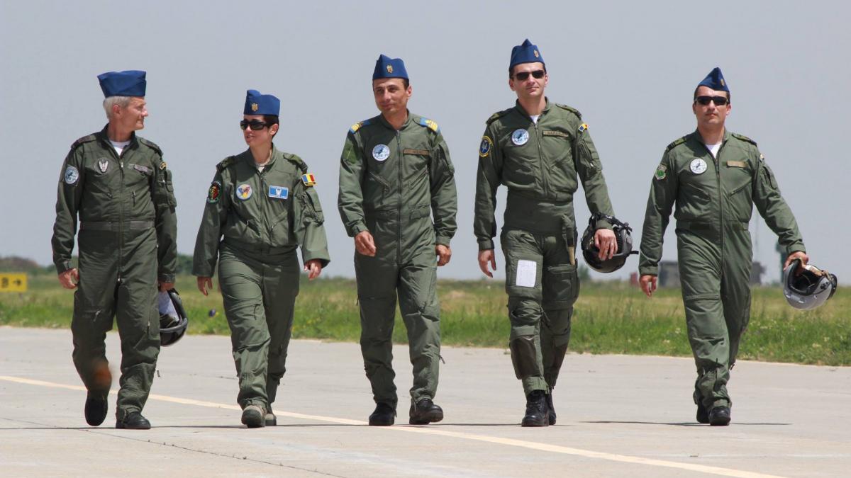 mapn isi cere scuze dupa ce presedintele iohannis nu a fost invitat la ceremoniile de ziua aviatiei