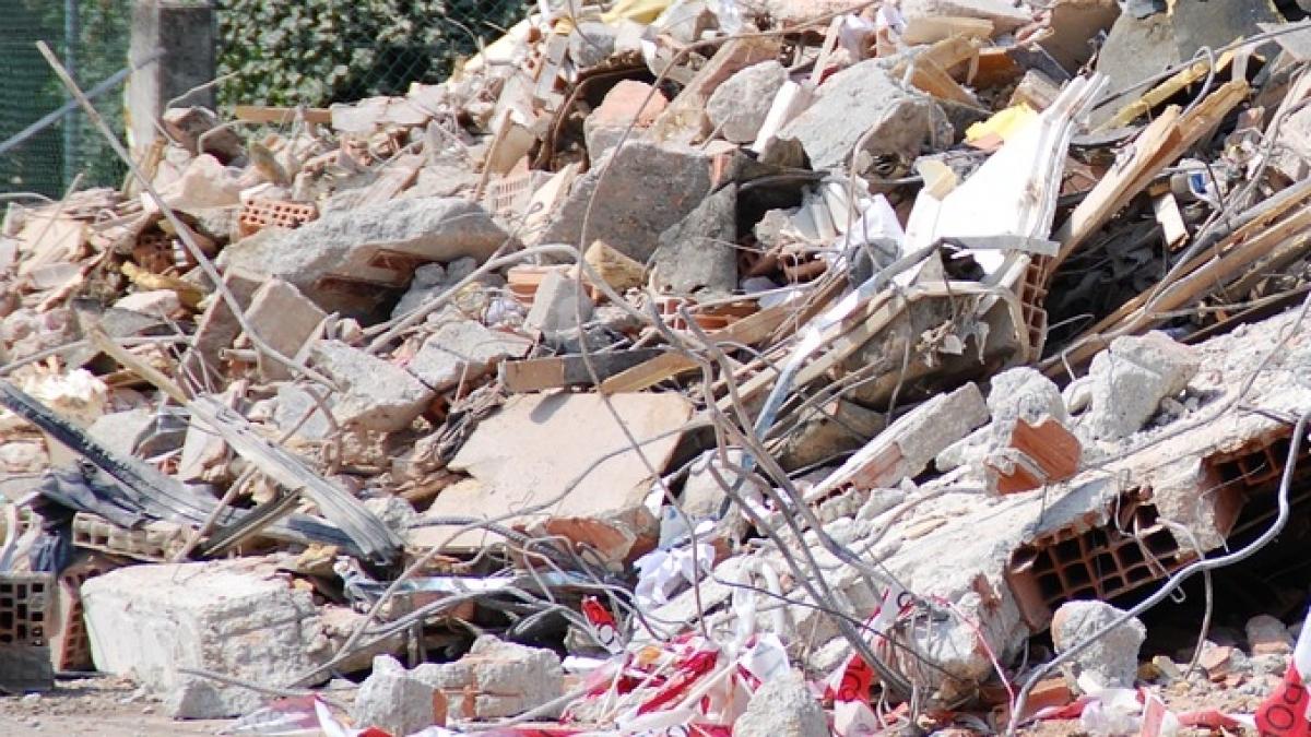 cutremur puternic in grecia dormeam in camera noastra de hotel am fost treziti de o zguduitura