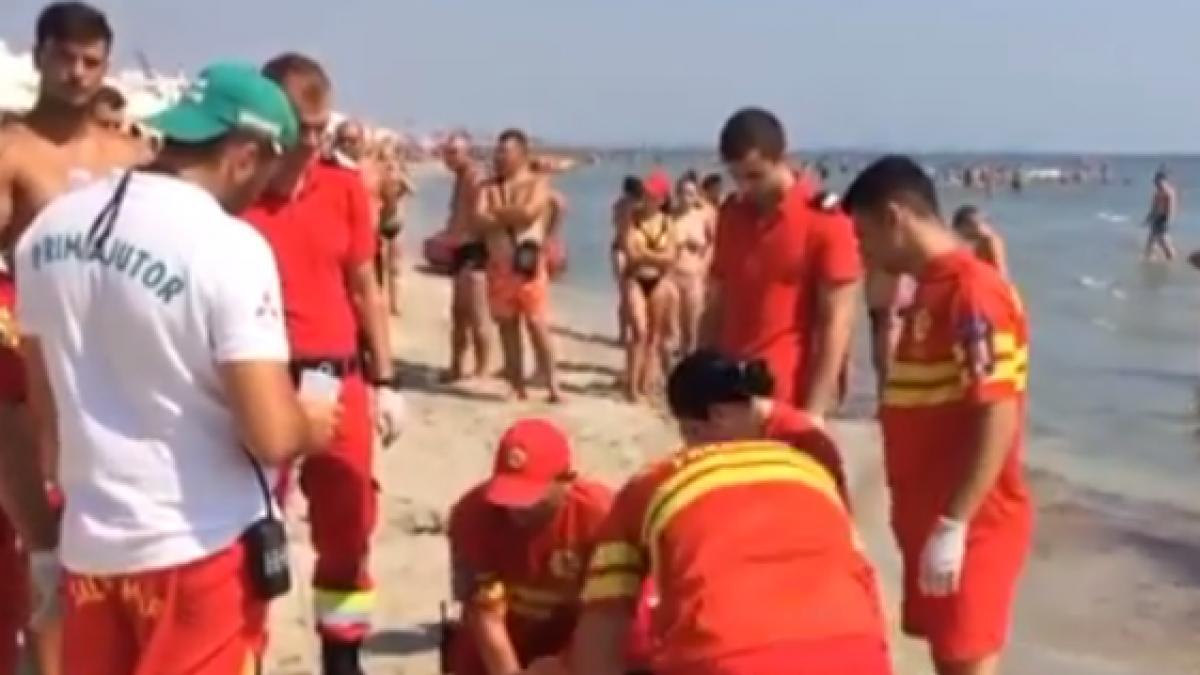 tragedie pe litoral un barbat s a inecat pe o plaja din mamaia video