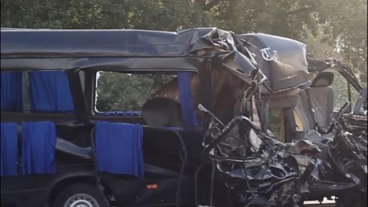 cauza accidentului de microbuz din ungaria trei romani au murit in drumul lor spre casa