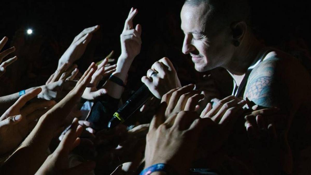 cum arata casa in care s a sinucis solistul trupei linkin park foto