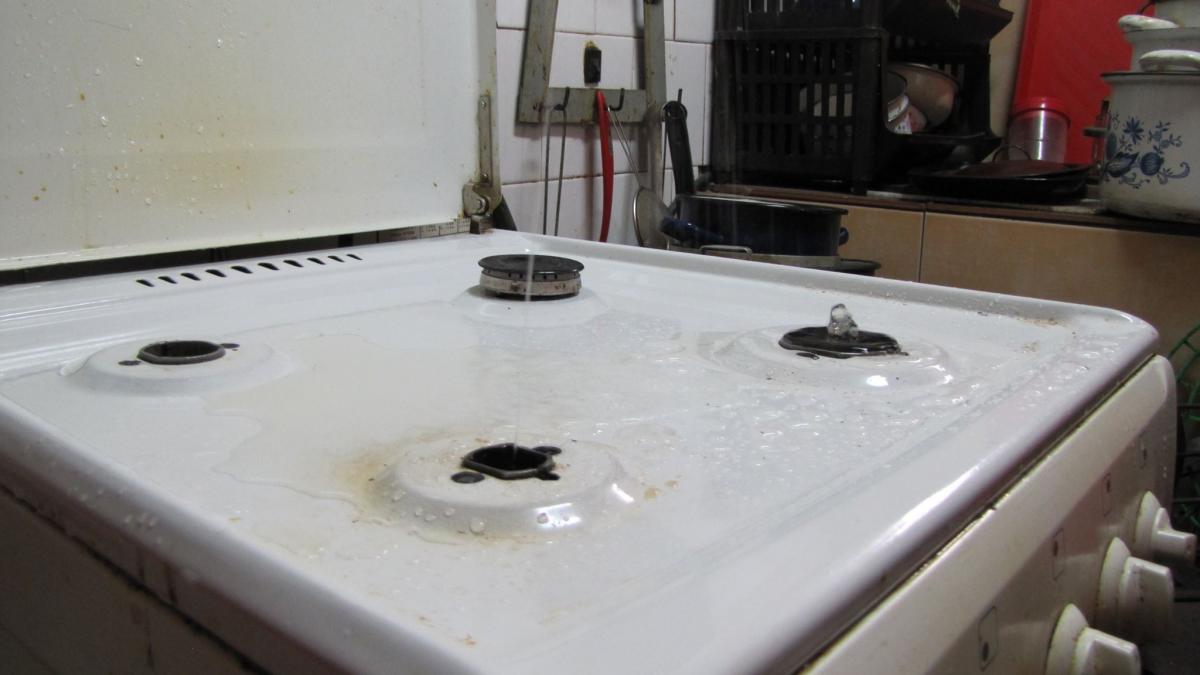 aragazul din care iese apa nu foc dorel a lovit din nou si este spectaculos