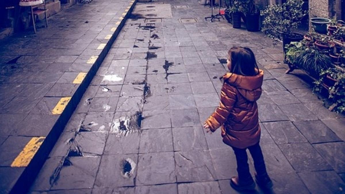 s a intamplat in plina strada o fetita de cinci ani rapita de langa mama sa