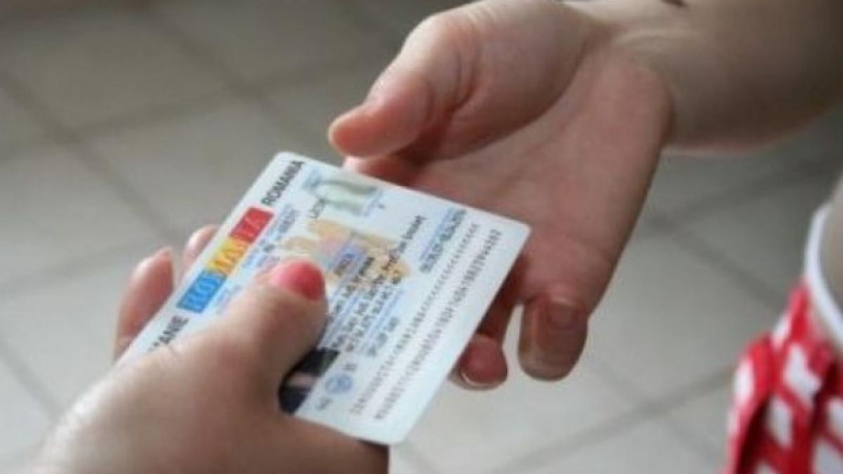 de ce se tem romanii de noile carduri de identitate