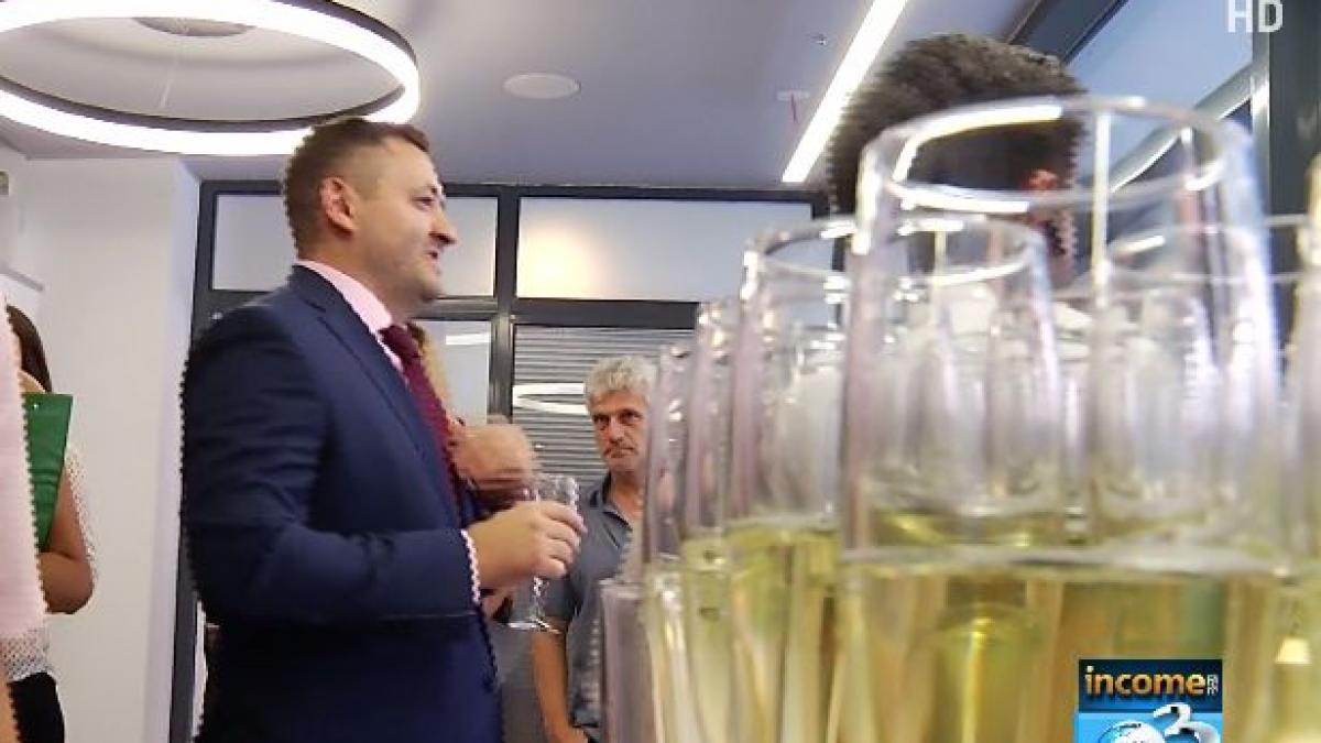 income magazine model de business de la zero in varful piramidei