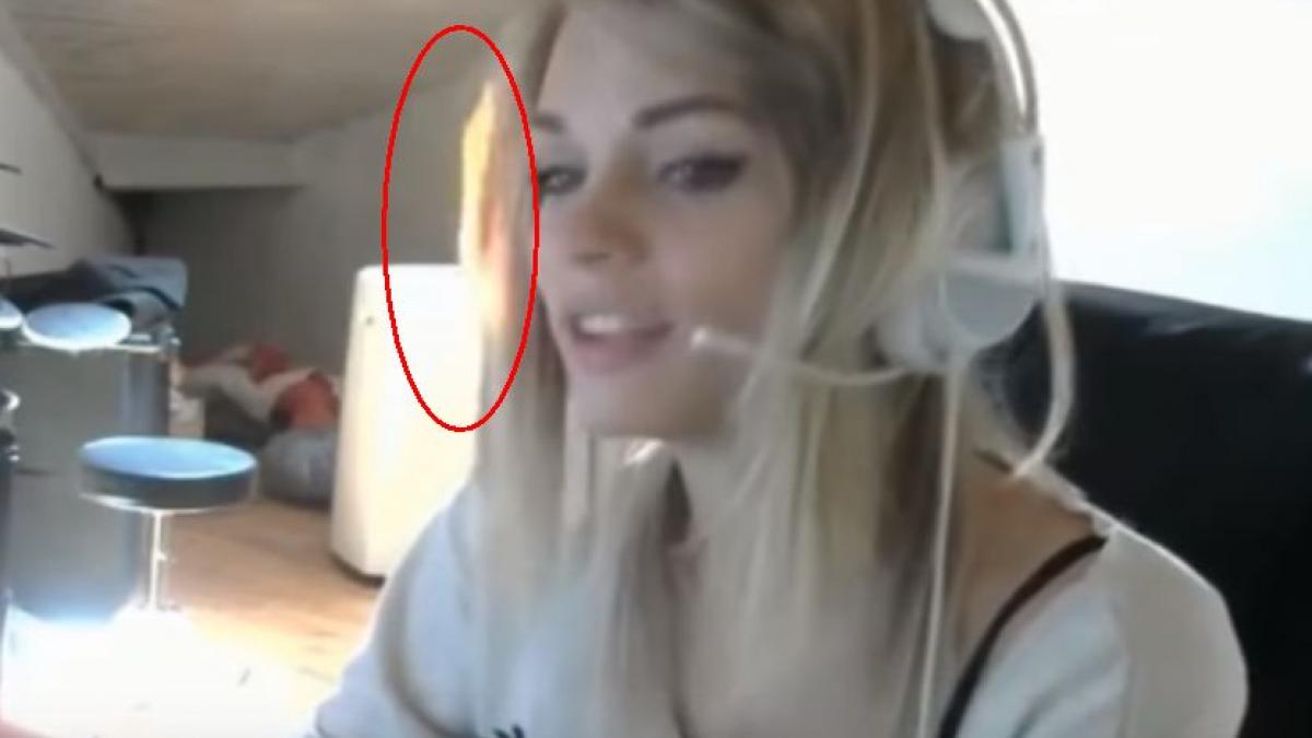 i a luat foc parul in timp ce se juca pe calculator cum a fost posibil asa ceva