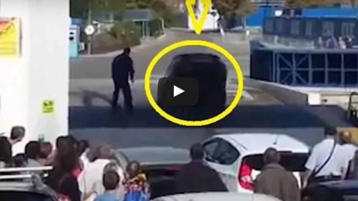 imagini de infarct ce se intampla dupa ce un sofer nerabdator pleaca in tromba de pe un feribot