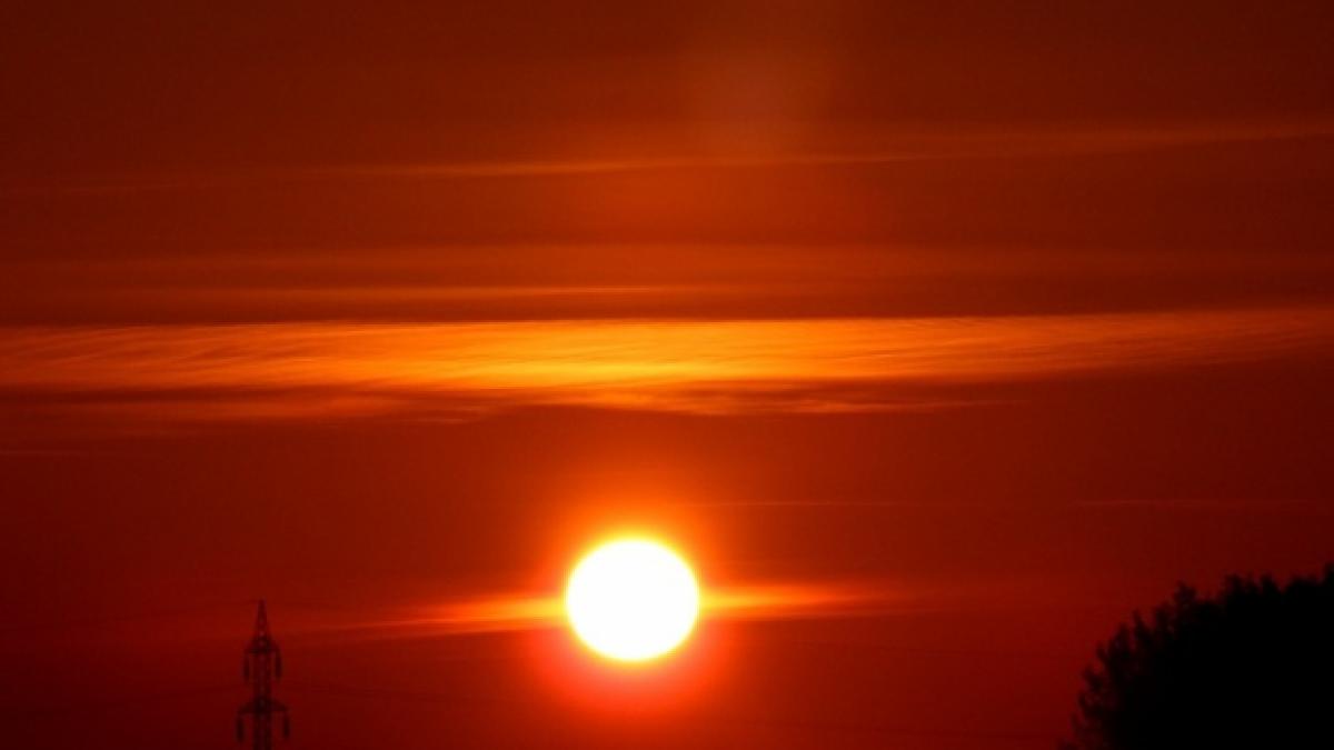 bucurestenii s au topit de caldura la nivelul asfaltului s au inregistrat si 46 de grade celsius