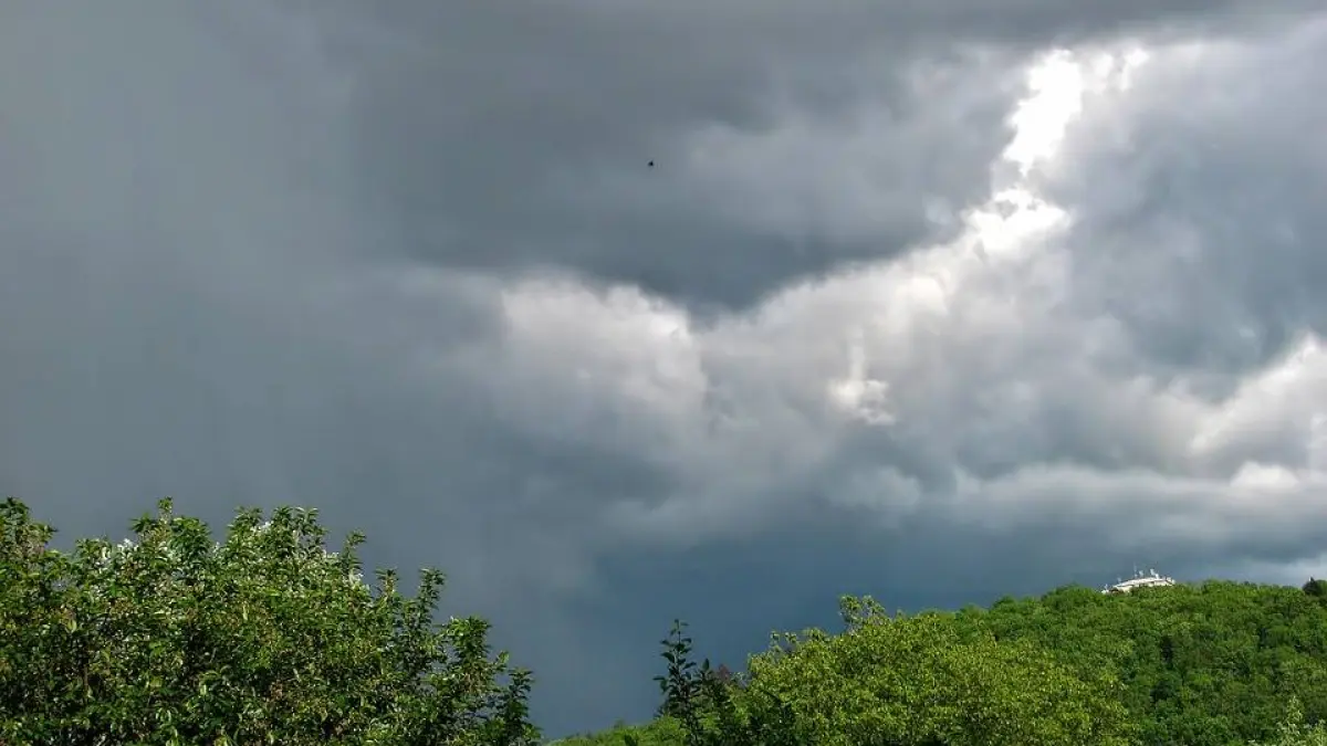 dupa canicula vor aparea fenomene meteo extreme