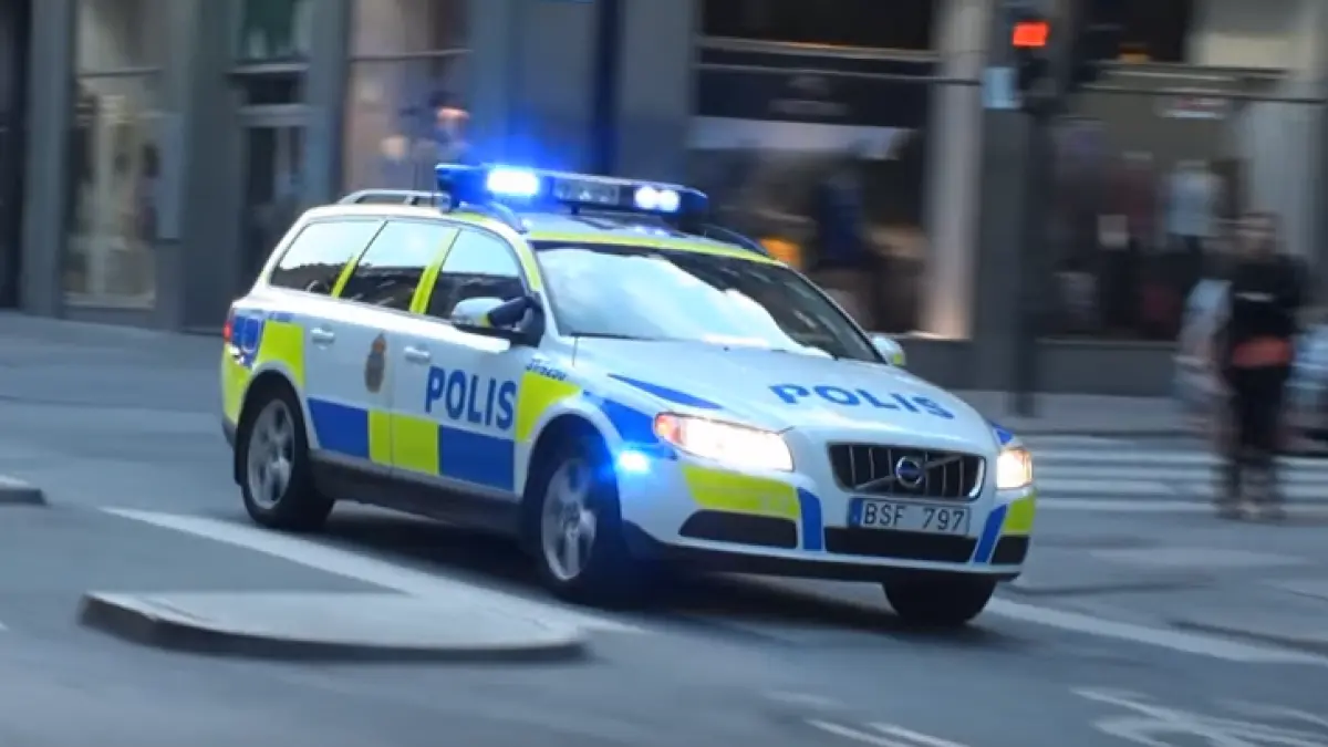 o masina a lovit un grup de pietoni in stockholm mai multe persoane sunt in strare grava