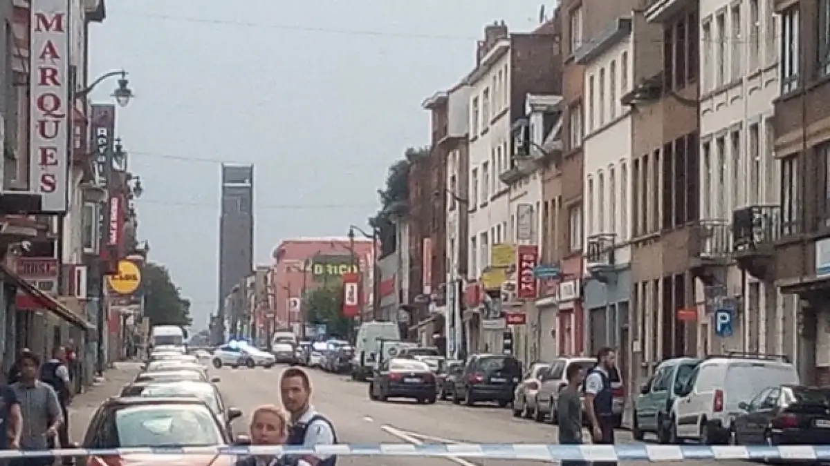 panica la bruxelles politia a deschis focul asupra unei masini incarcate cu explozibil video