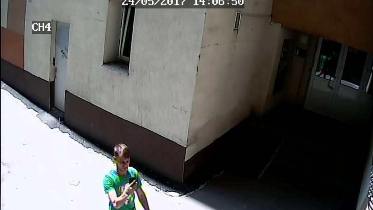 l ai vazut pe acest tanar suna de urgenta la 112 este cautat de politisti pentru o fapta